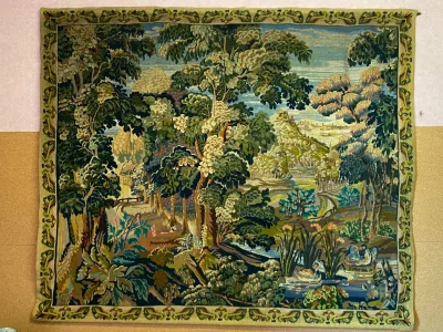 tapisserie en laine, des années 40, représentant un paysage arboré.