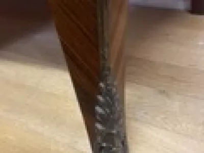 Commode en marqueterie de bois de rose, St.L.XV