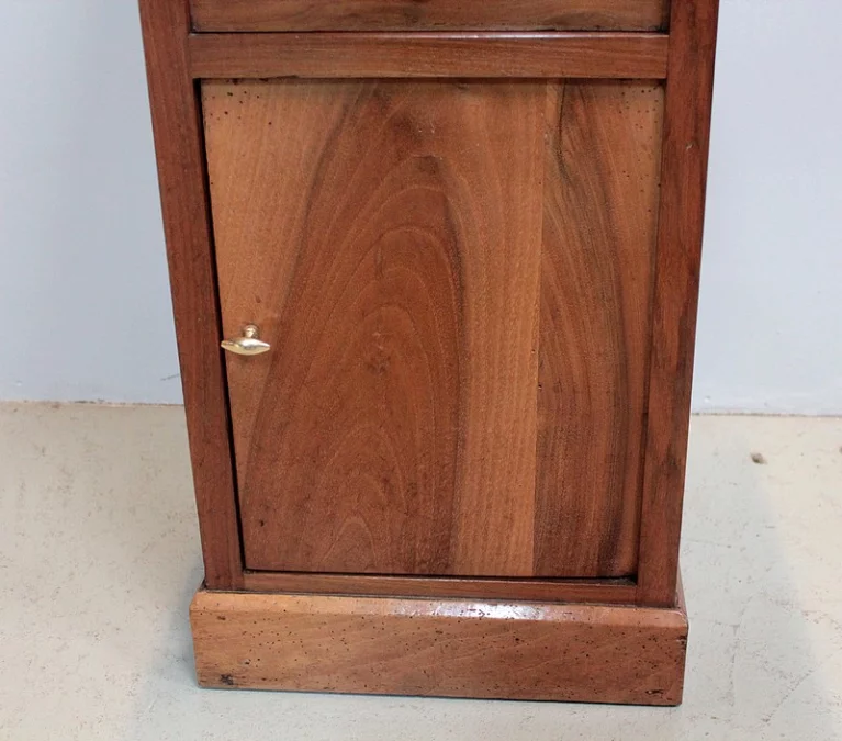 Chevet Restauration en Noyer XIXe