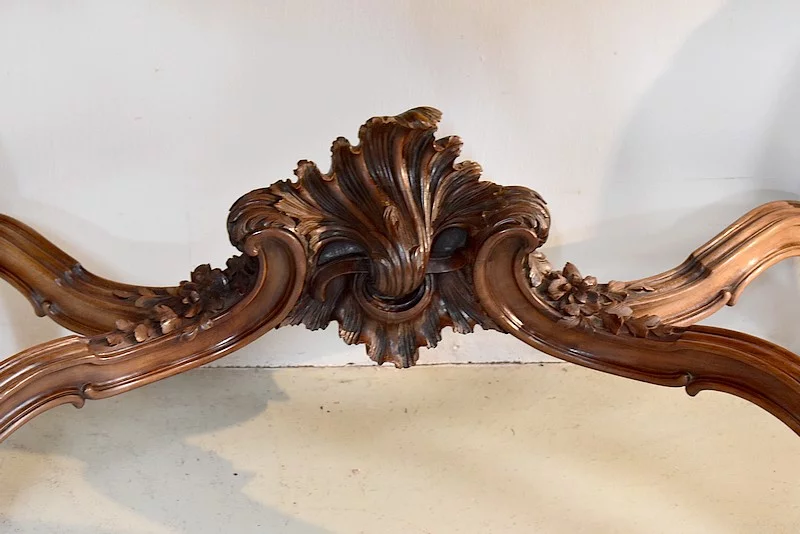 Important console Louis XV to 4 feet - nineteenth