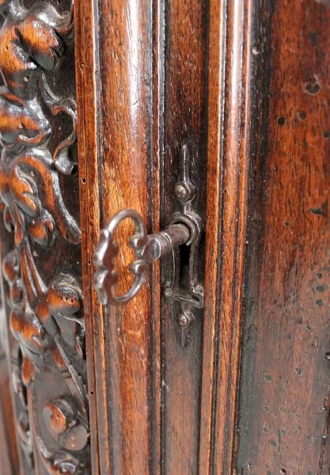 GABINETE ESTILO RENACIMIENTO