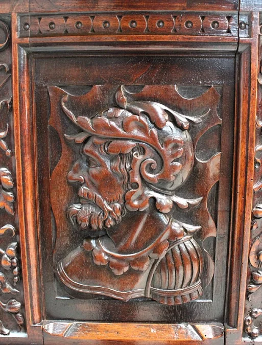 GABINETE ESTILO RENACIMIENTO