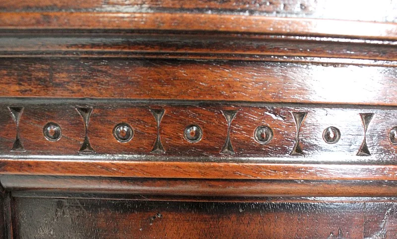 GABINETE ESTILO RENACIMIENTO