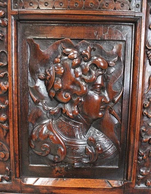 GABINETE ESTILO RENACIMIENTO