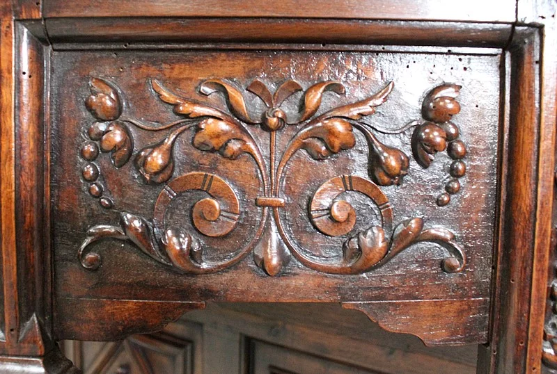 GABINETE ESTILO RENACIMIENTO