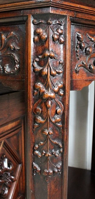 GABINETE ESTILO RENACIMIENTO