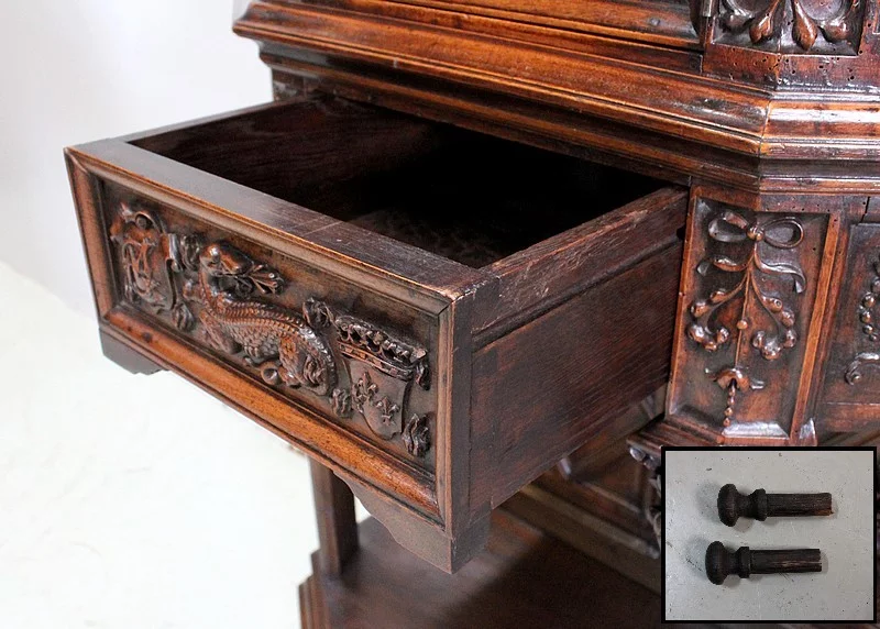 GABINETE ESTILO RENACIMIENTO