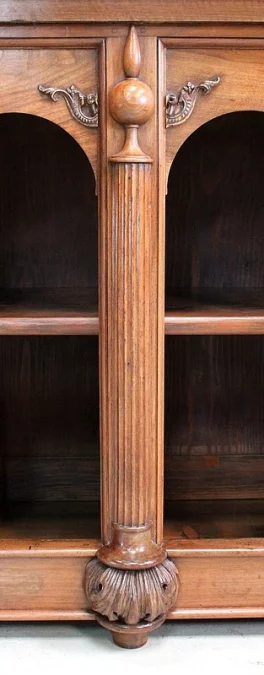 APARADOR ESTILO RENACIMIENTO