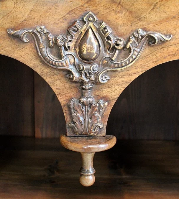 APARADOR ESTILO RENACIMIENTO