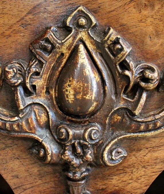 APARADOR ESTILO RENACIMIENTO