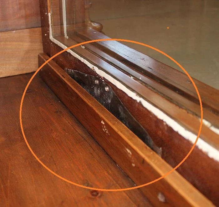 APARADOR ESTILO RENACIMIENTO