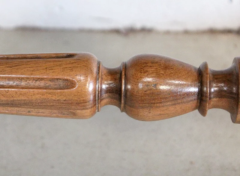 MESA DE ESCRITURA DE NOGAL