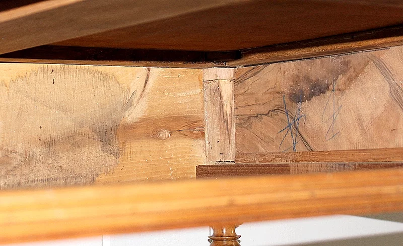 MESA DE ESCRITURA DE NOGAL