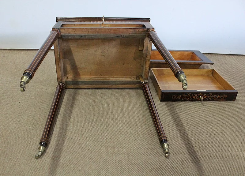 TAVOLO DI LAVORO PERIODO CHARLES X