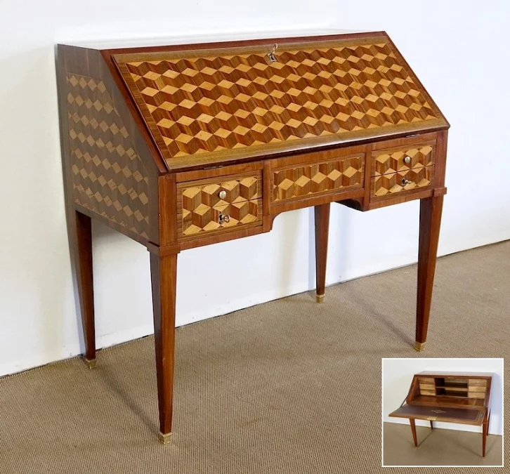 LOUIS XVI PERIOD SLOPE TOP SCHREIBTISCH