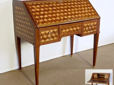 LOUIS XVI PERIOD SLOPE TOP SCHREIBTISCH