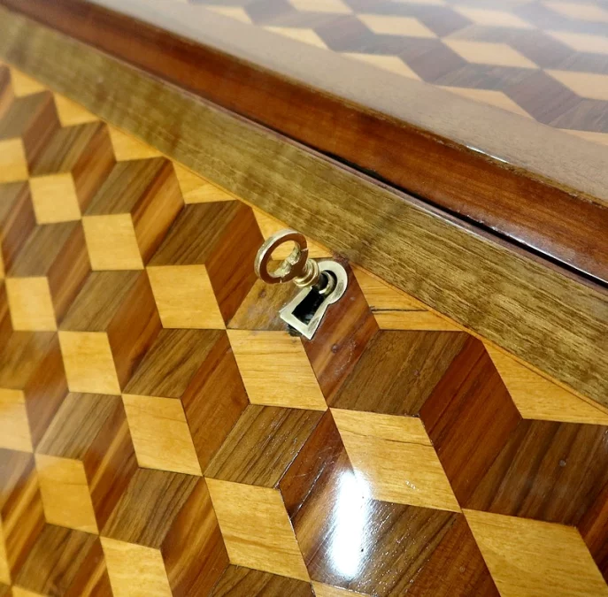 LOUIS XVI PERIOD SLOPE TOP SCHREIBTISCH