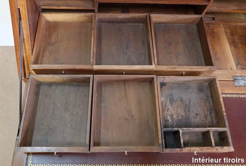 LOUIS XVI PERIOD SLOPE TOP SCHREIBTISCH