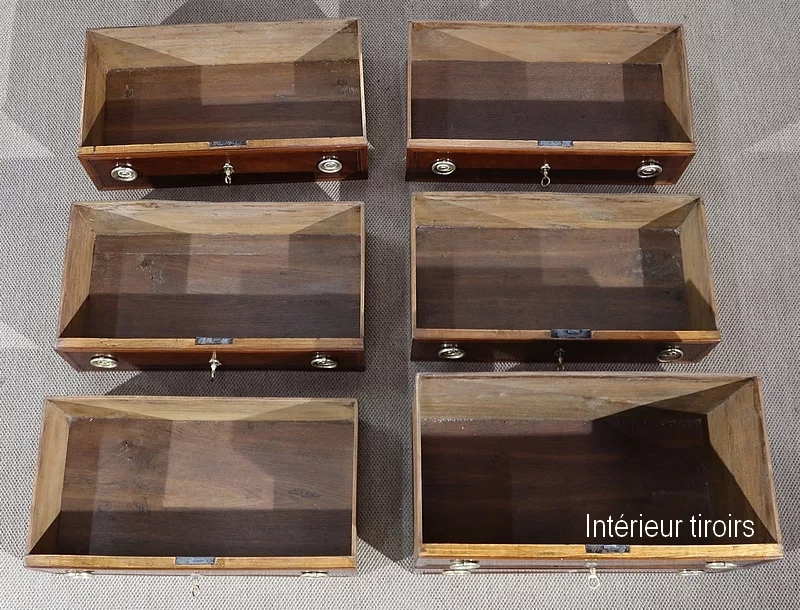 KOMMODE AUS DER LOUIS XVI-ZEIT