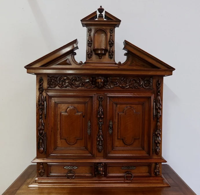 BUFFET DE ESTILO RENACIMIENTO