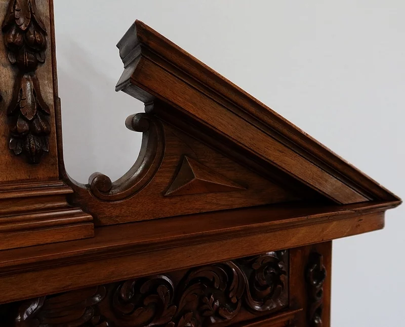 BUFFET DE ESTILO RENACIMIENTO