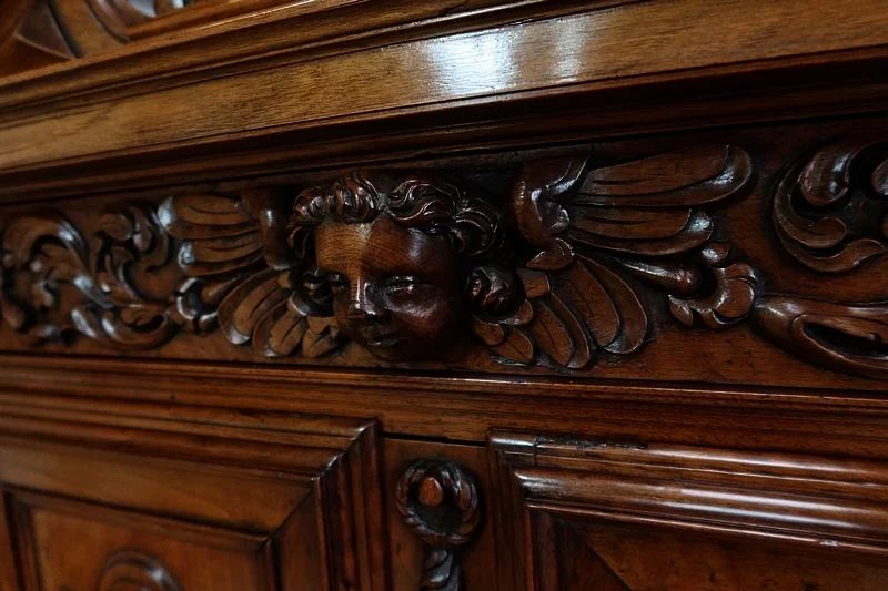 BUFFET DE ESTILO RENACIMIENTO