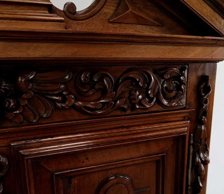 BUFFET DE ESTILO RENACIMIENTO