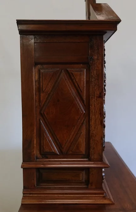 BUFFET DE ESTILO RENACIMIENTO