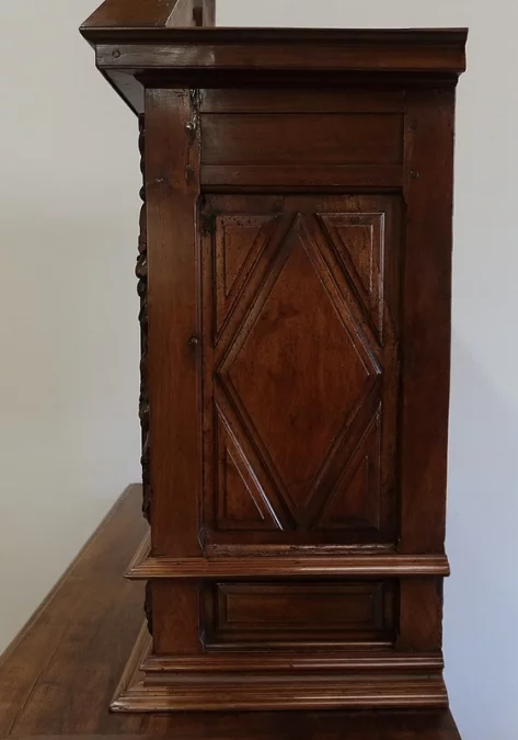 BUFFET DE ESTILO RENACIMIENTO