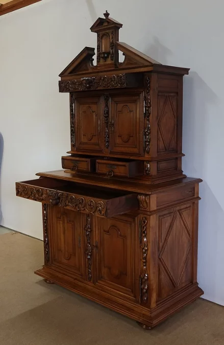 BUFFET DE ESTILO RENACIMIENTO