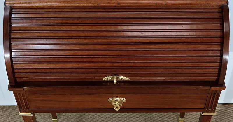 Petit Bureau Cylindre en Acajou, style Louis XVI – Fin XIXe