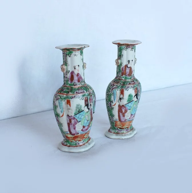 Petits vases balustre en Porcelaine de Canton - XIXe