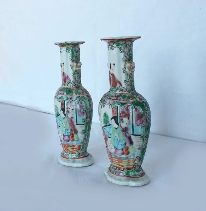Petits vases balustre en Porcelaine de Canton - XIXe