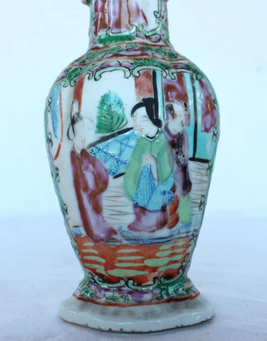 Petits vases balustre en Porcelaine de Canton - XIXe