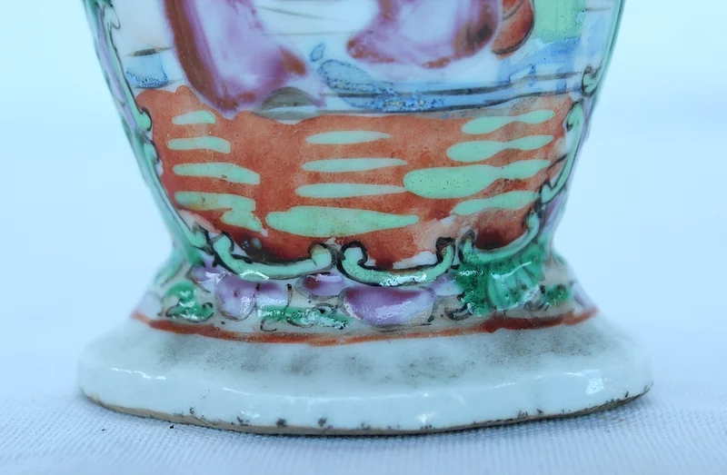 Petits vases balustre en Porcelaine de Canton - XIXe