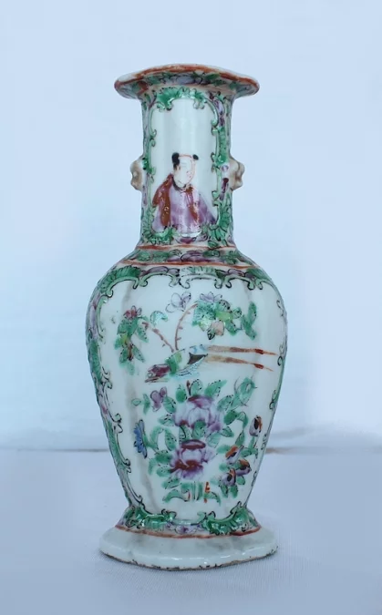 Petits vases balustre en Porcelaine de Canton - XIXe