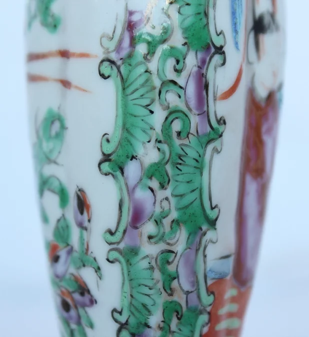 Petits vases balustre en Porcelaine de Canton - XIXe