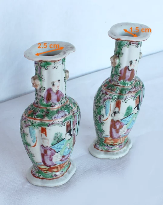 Petits vases balustre en Porcelaine de Canton - XIXe