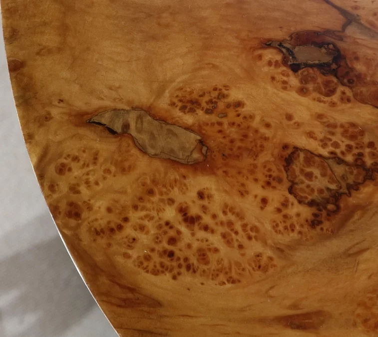 MESA OCASIONAL DE LA ÉPOCA ART DECO