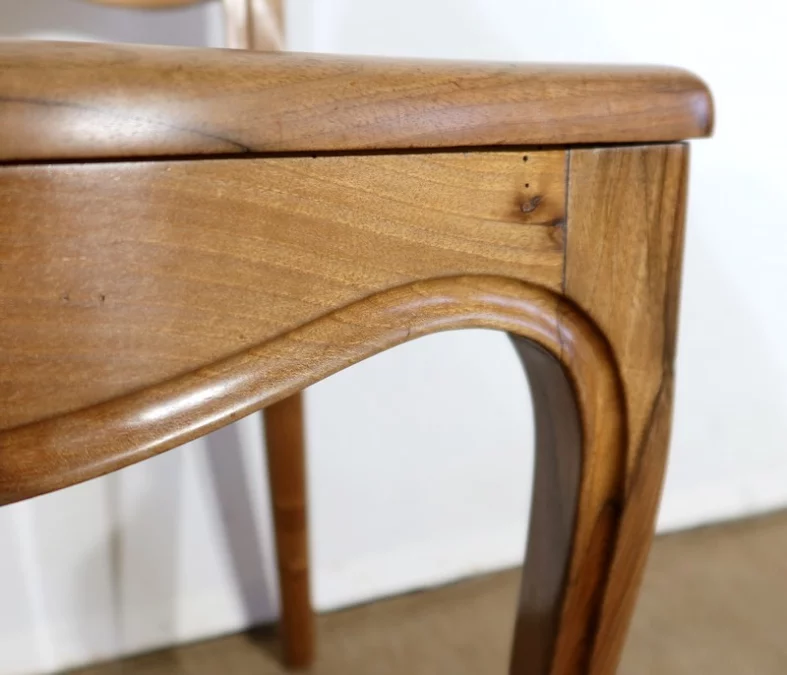 Suite de 5 chaises en Noyer massif, goût Louis XV, époque Napoléon III - Milieu XIXe