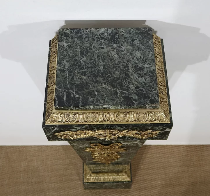 ПОДСТАВКА В СТИЛЕ ЛЮДОВИКА XVI