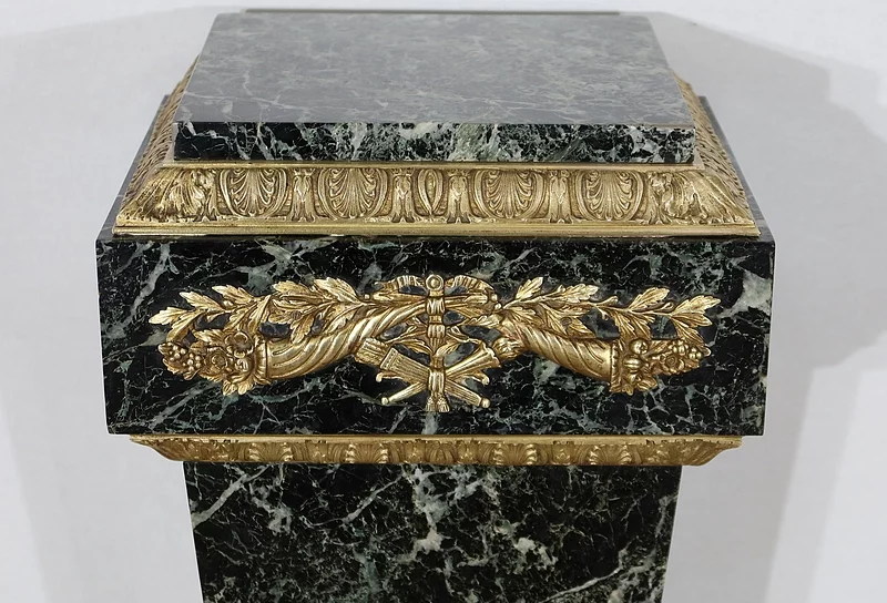 ПОДСТАВКА В СТИЛЕ ЛЮДОВИКА XVI