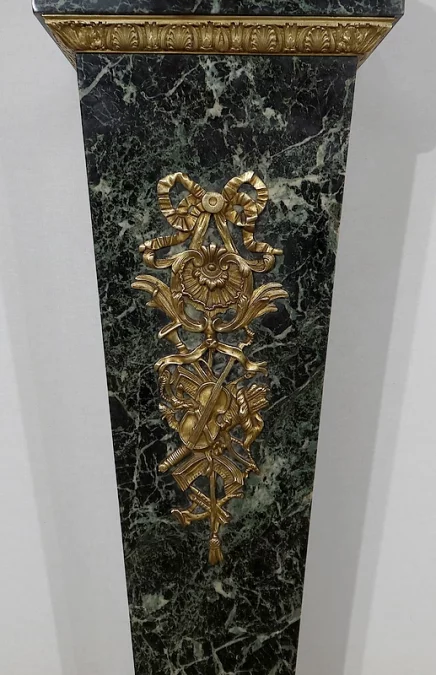 ПОДСТАВКА В СТИЛЕ ЛЮДОВИКА XVI