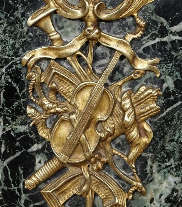 ПОДСТАВКА В СТИЛЕ ЛЮДОВИКА XVI