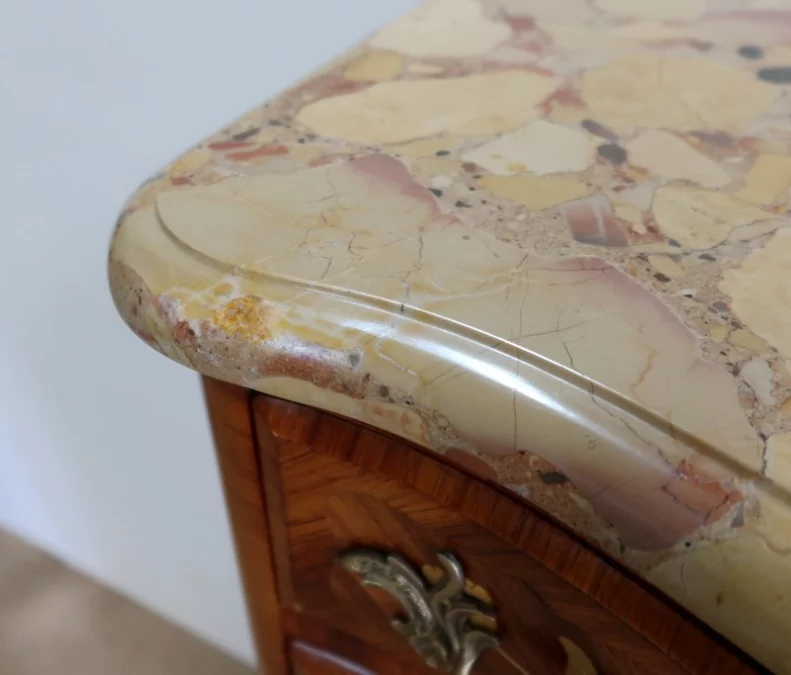 KOMMODE IM LOUIS XV-STIL