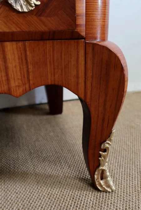 KOMMODE IM LOUIS XV-STIL