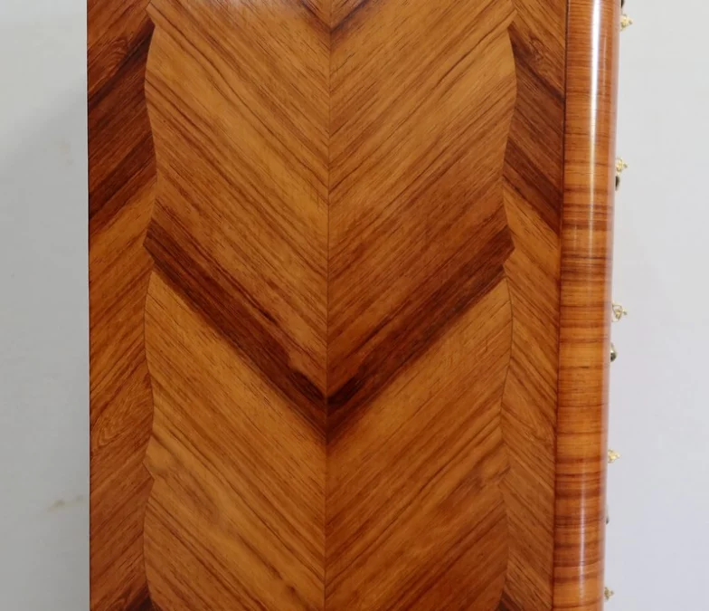 KOMMODE IM LOUIS XV-STIL