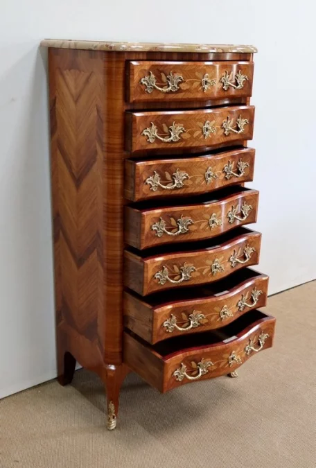 KOMMODE IM LOUIS XV-STIL