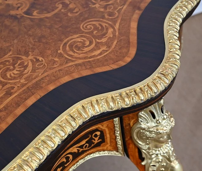 Table Violonée en bois précieux, époque Napoléon III – Milieu XIXe