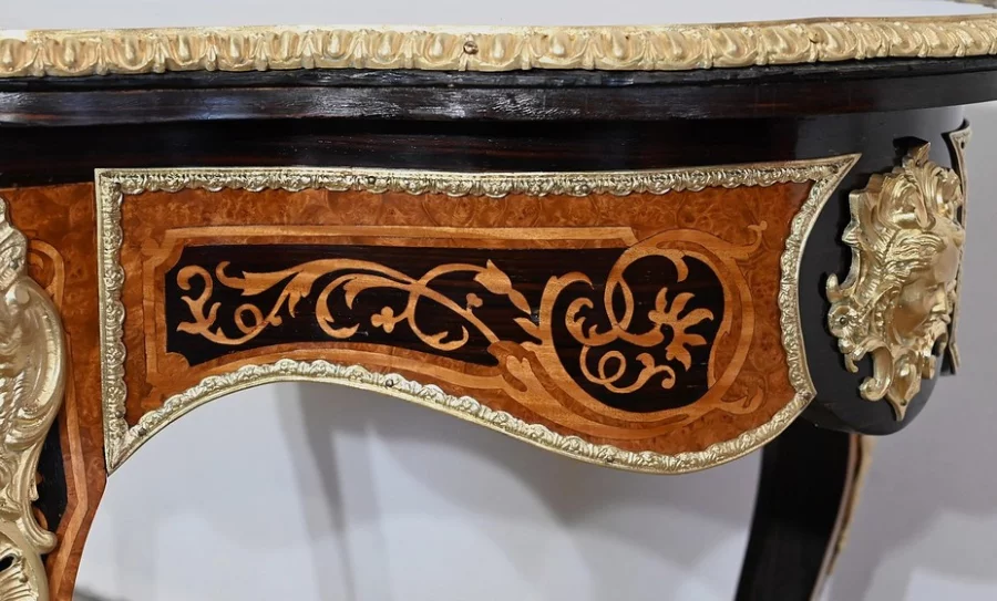 Table Violonée en bois précieux, époque Napoléon III – Milieu XIXe